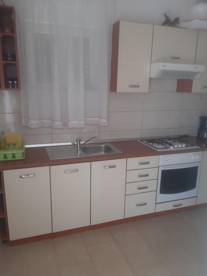 Apartmani Ana Cres Buitenkant foto