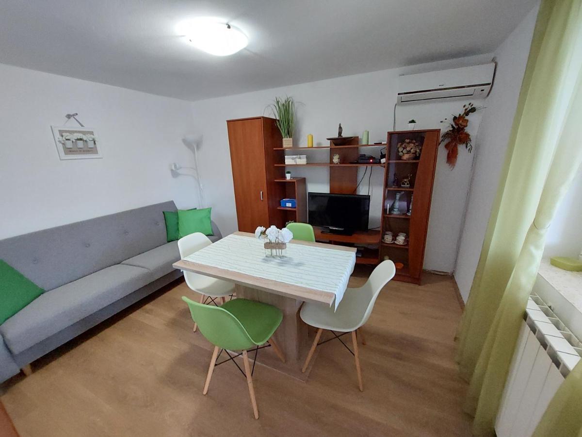 Apartmani Ana Cres Buitenkant foto