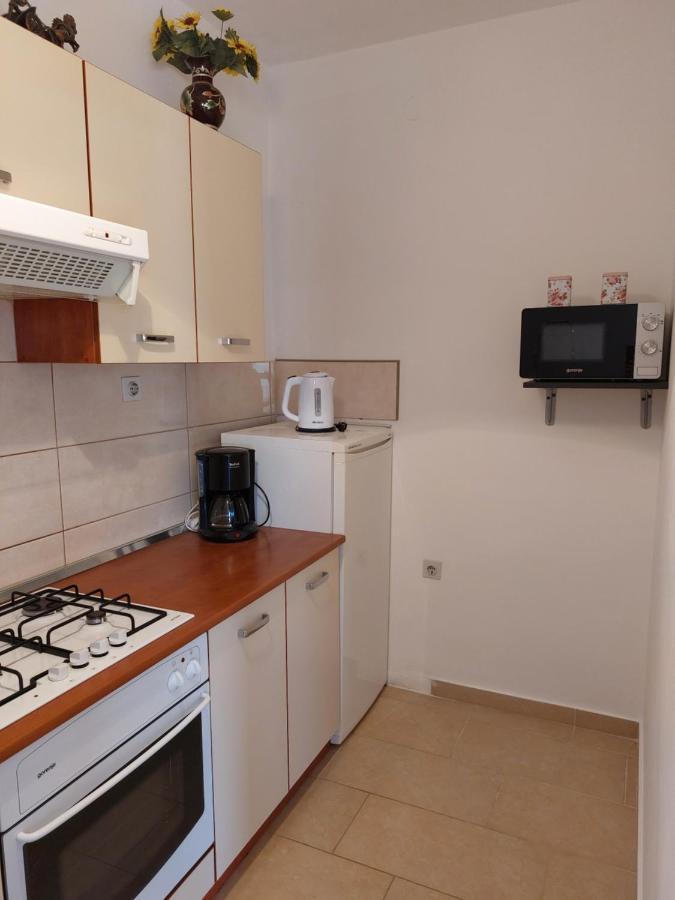 Apartmani Ana Cres Buitenkant foto