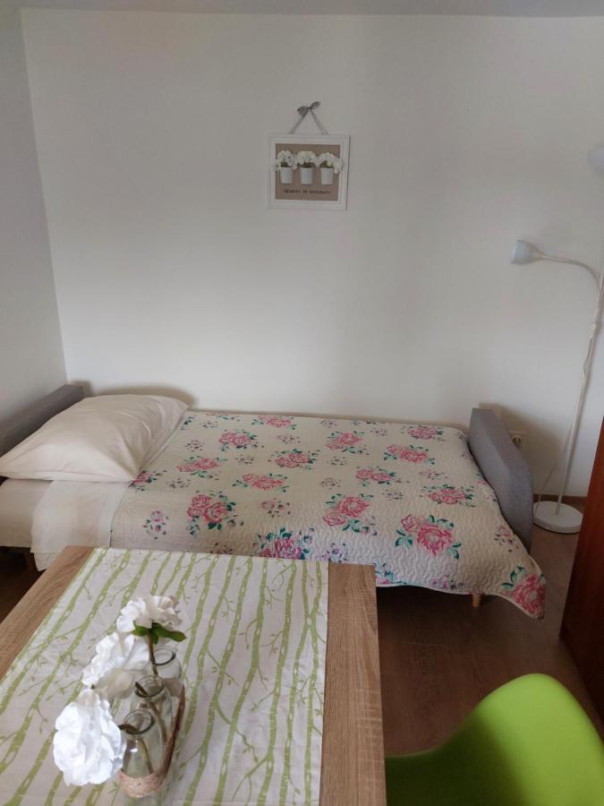 Apartmani Ana Cres Buitenkant foto
