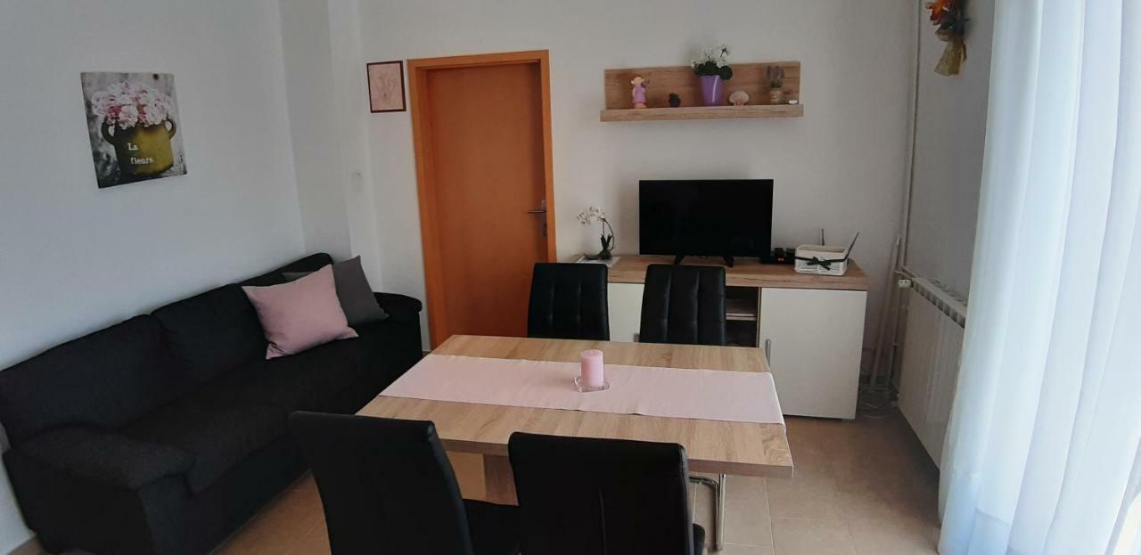 Apartmani Ana Cres Buitenkant foto