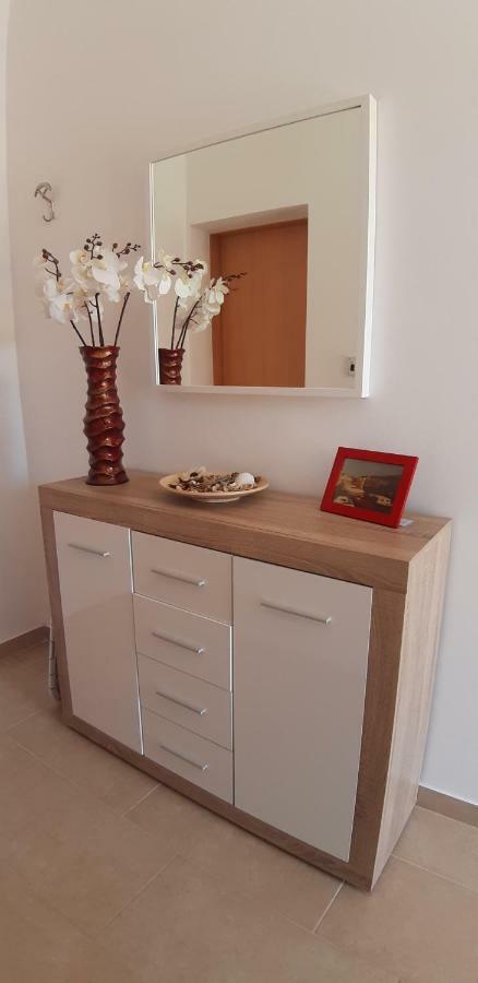 Apartmani Ana Cres Buitenkant foto