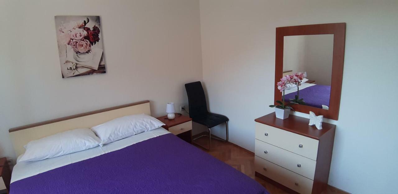 Apartmani Ana Cres Buitenkant foto